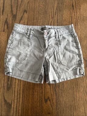 Level 99 Women's Light Gray Rolled-Hem Casual Shorts